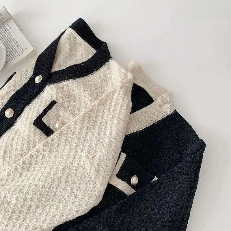 2026 women's knitted Korean version fashionable loose long sleeved knitted sweater cardigan jacket