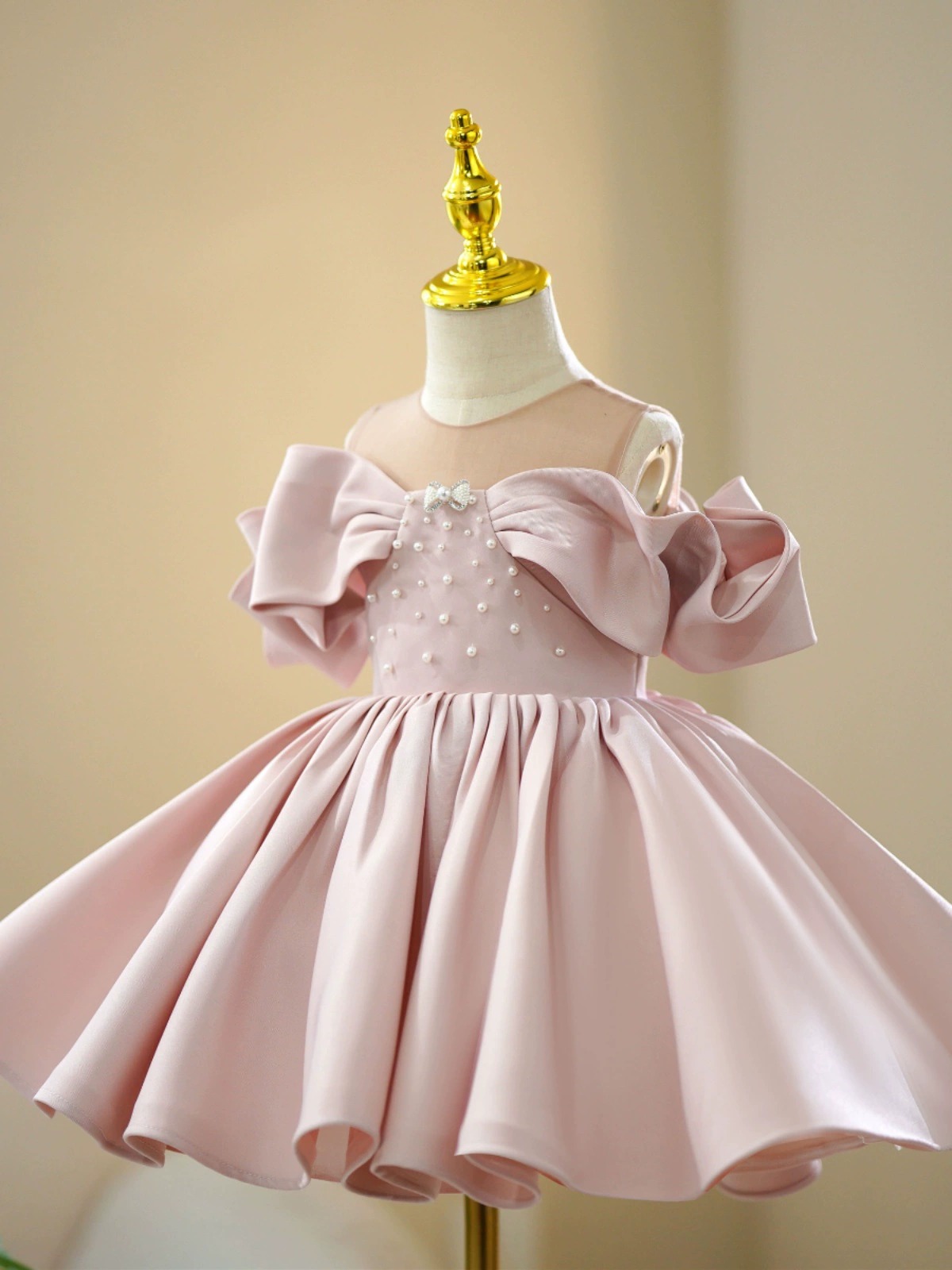 Customized Pink Flower Girl Dresses For Wedding Satin With Bow Off Shoulder Simple Kids Birthday Party First Communion Ball Gown Z250716