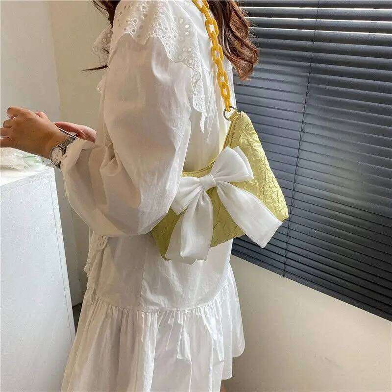 New Commuting Trendy Small Large Capacity Women's Casual Versatile tote bag Fashion Cute Bow Chain Crossbody Bag C260204