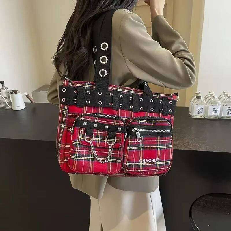 PU CHAINS Zipper Shoulder Bag Decorative Casual Bags on Sale 2025 New Plaid Locomotive Style Women's Handbags C260204