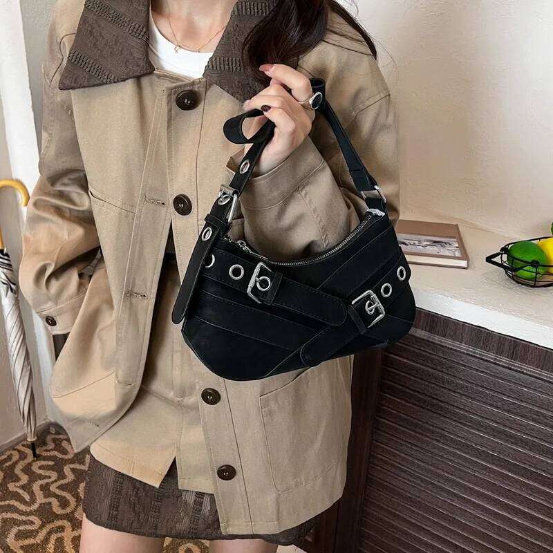 Winter Trend Crossbody Purse Fashion Niche Retro Y2K Underarm Moto Streetwear Shoulder Bags for Women Versatile Hobo Bag C260204
