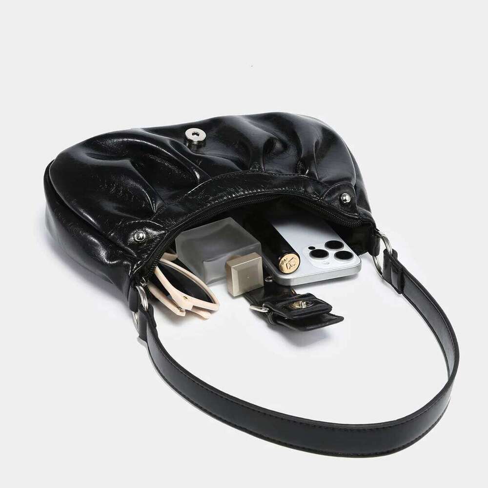 2025 New Underarm Meilad Spicy Girl Y2K Handheld Small Retro Waste Earth Style Vintage Leather Shoulder Bag C260204