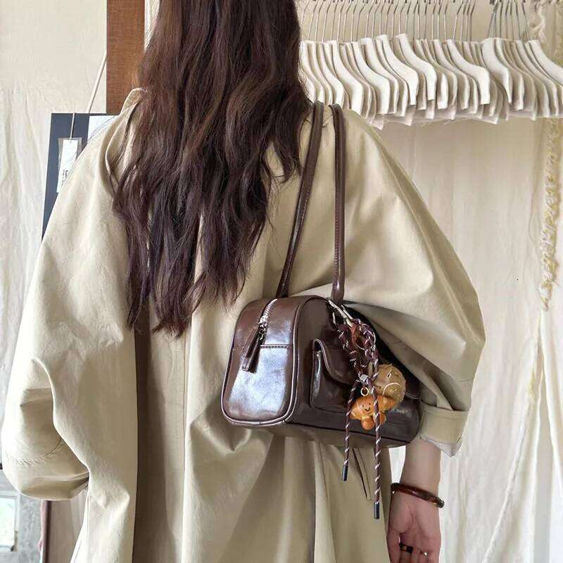 New Large Capacity Brown Bowling Handbag Women's Shoulder Retro Korean INS Style Autumn Winter Fashion Trend Bag C260204