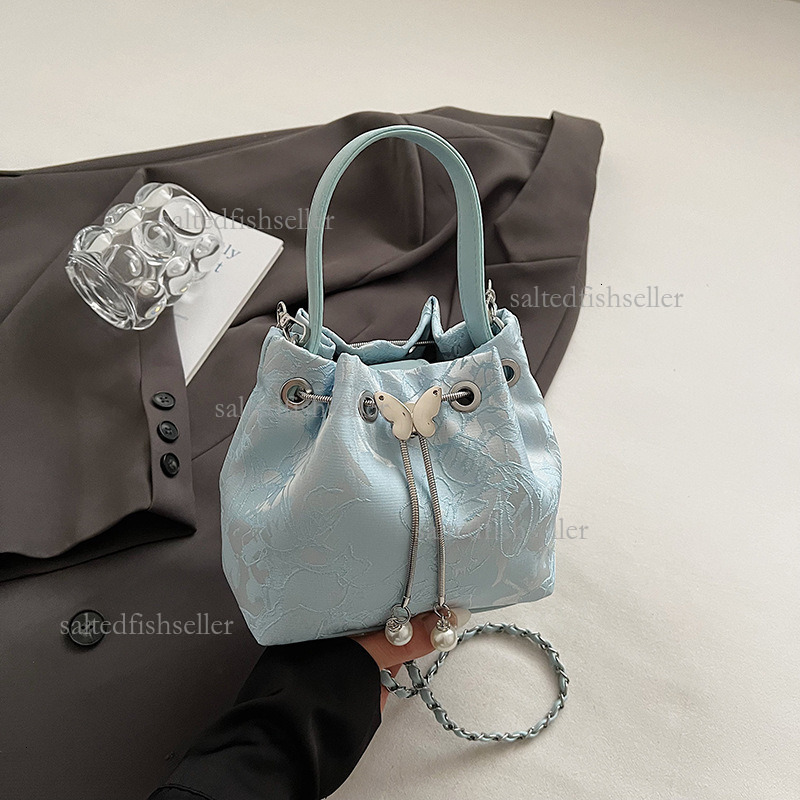 2026 New Popular Women's Shoulder Bag Luxury Fashion Style Western Style Chain Crossbody Bag Large Capacity Drawstring Handbag Shopping Bag Chine
