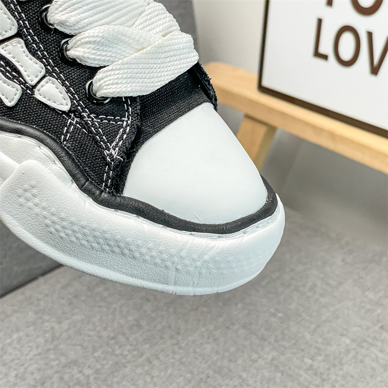 2026 TEMAI Bone-patterned shoes, versatile and trendy, low-top black and white men's sneakers Casual sports shoes for women