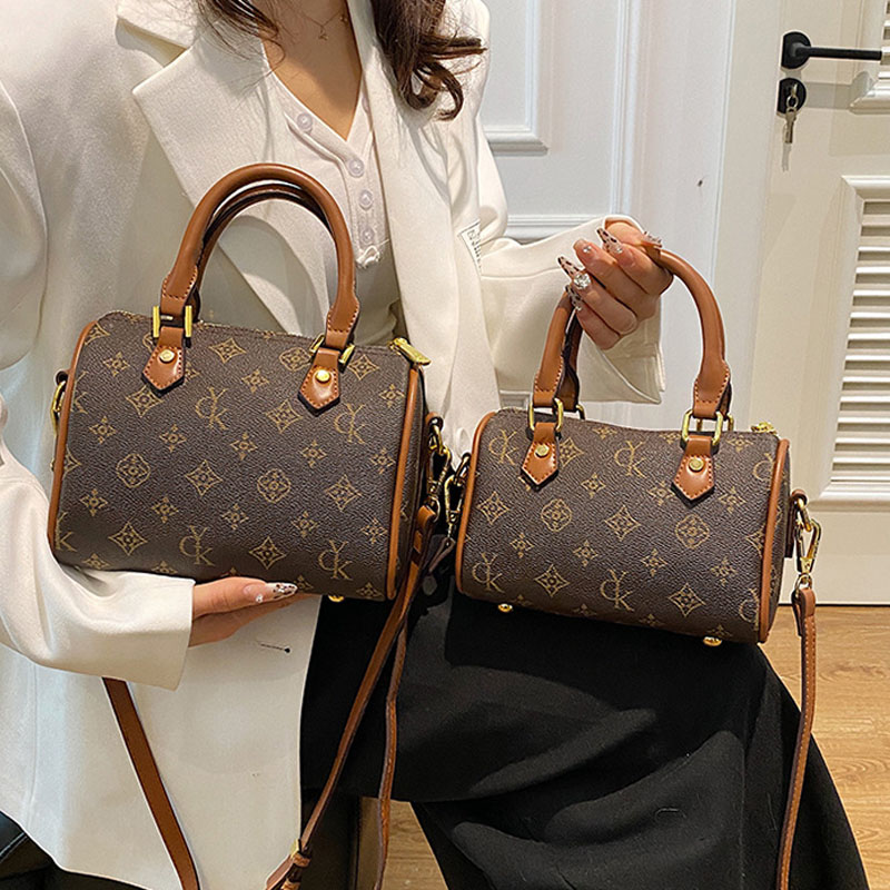 2026 New Spring Summer Mini Pillow Bag for Women Trendy Handheld Versatile Super Popular Coin Phone Bag Crossbody & Shoulder Bag
