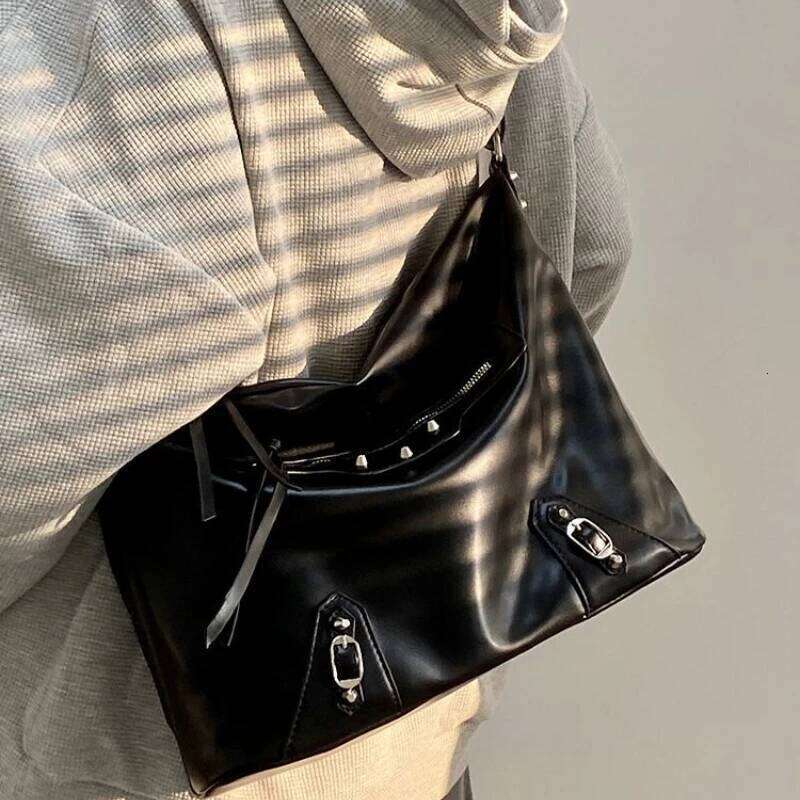 Large Capacity Y2k Women's Shoulder Bags Commuter Pu Leather Cool Hot Girls Crossbody Bag Lock Decoration Female Tote Handbags C260204
