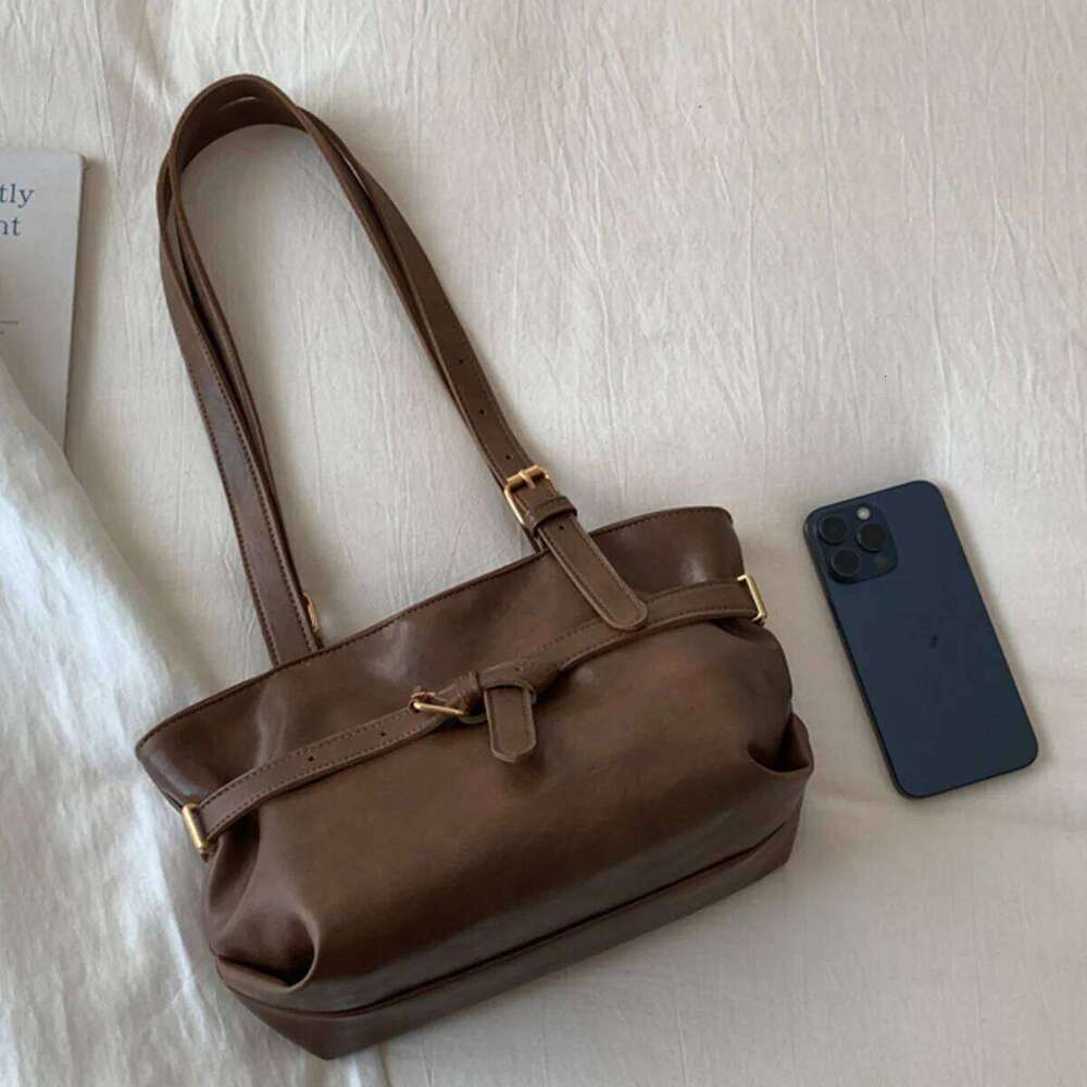 Minimalist Vintage Glossy Tote Belt Detail Large Capacity Zipper PU Water Resistant Shoulder Bag for Daily Commute Shopping C260204