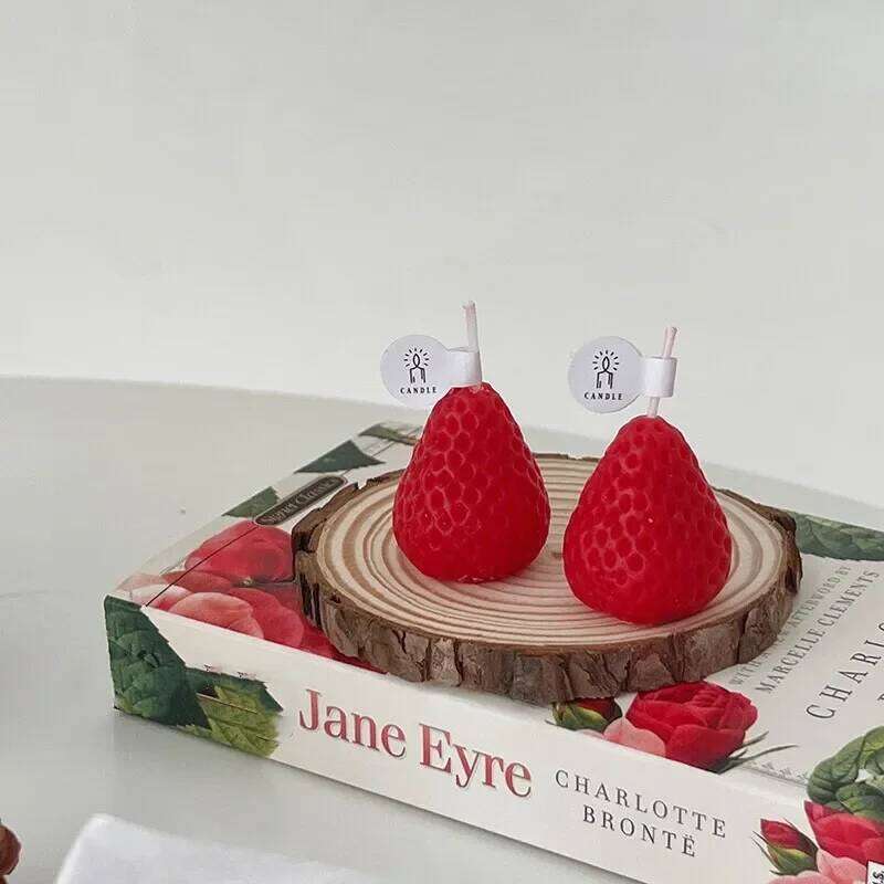 Christmas Lovely Red Strawberry Aromatherapy Candle Girls Bedroom Room Tabletop Fruit Scented Decoration Wedding Souvenirs Gift S260204
