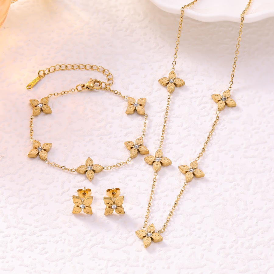 18K Gold Exquisite Niche Design Light Luxury Inlaid Diamond Four-Leaf Clover Necklace Bracelet Earrings Stainless Steel Jewelry Set - view 6