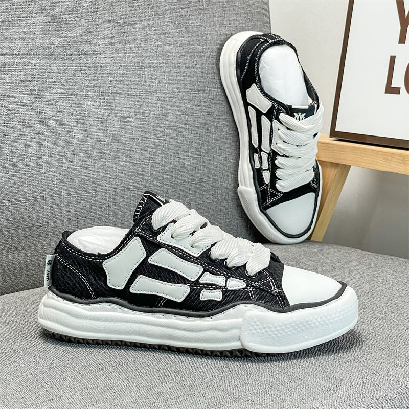2026 TEMAI Bone-patterned shoes, versatile and trendy, low-top black and white men's sneakers Casual sports shoes for women