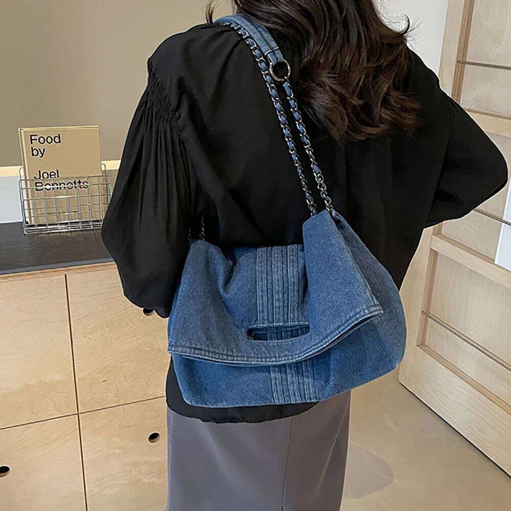Retro style denim chain shoulder bag, dual-purpose commuting crossbody bag for women, large capacity fashionable tote bag.zwq C260204