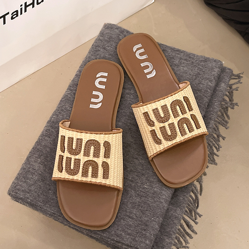 hot Free delivery designer Large size flat slippers for women 2026 summer fashionable retro woven outdoor slippers