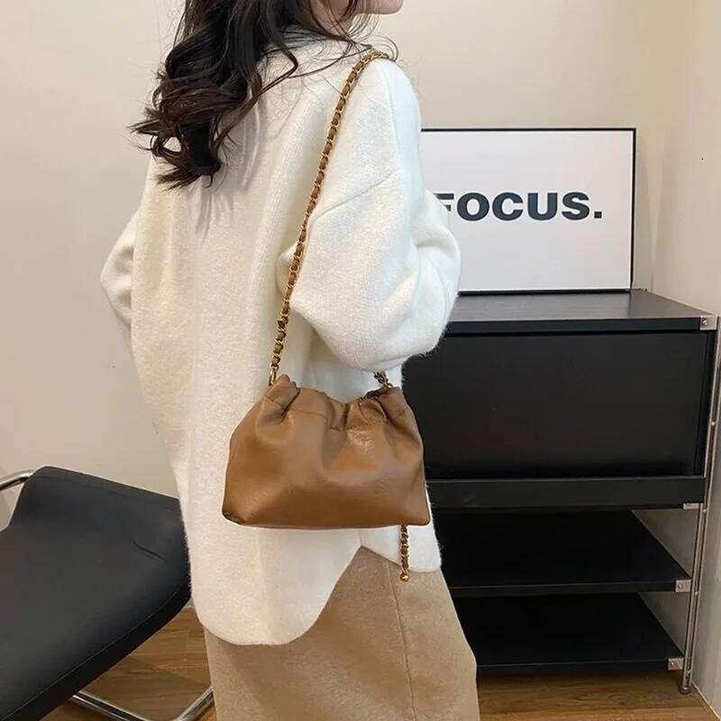 Women's Tote PU Leather Hobo Fashionable Retro Bucket Korean Chain Crossbody Bag C260204