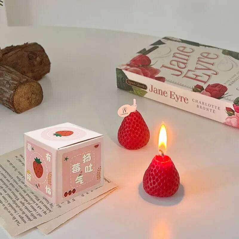 Christmas Lovely Red Strawberry Aromatherapy Candle Girls Bedroom Room Tabletop Fruit Scented Decoration Wedding Souvenirs Gift S260204