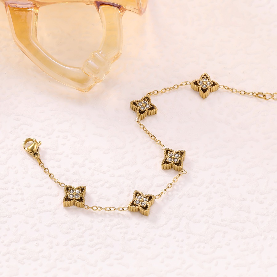 Trend New E-commerce Hot Sale Light Luxury Inlaid Lucky Four-leaf Clover Titanium Steel Bracelet for Women 18K Gold Plated Jewelry - view 3