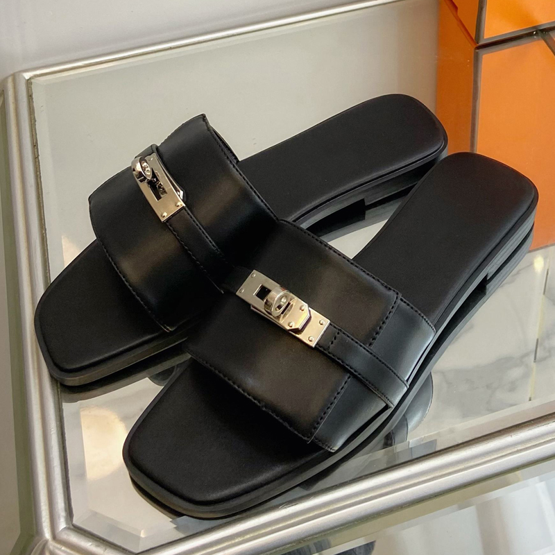 luxury slides designer sandals women sandals Made of leather and non-slip, it's the perfect choice for going out in summer.