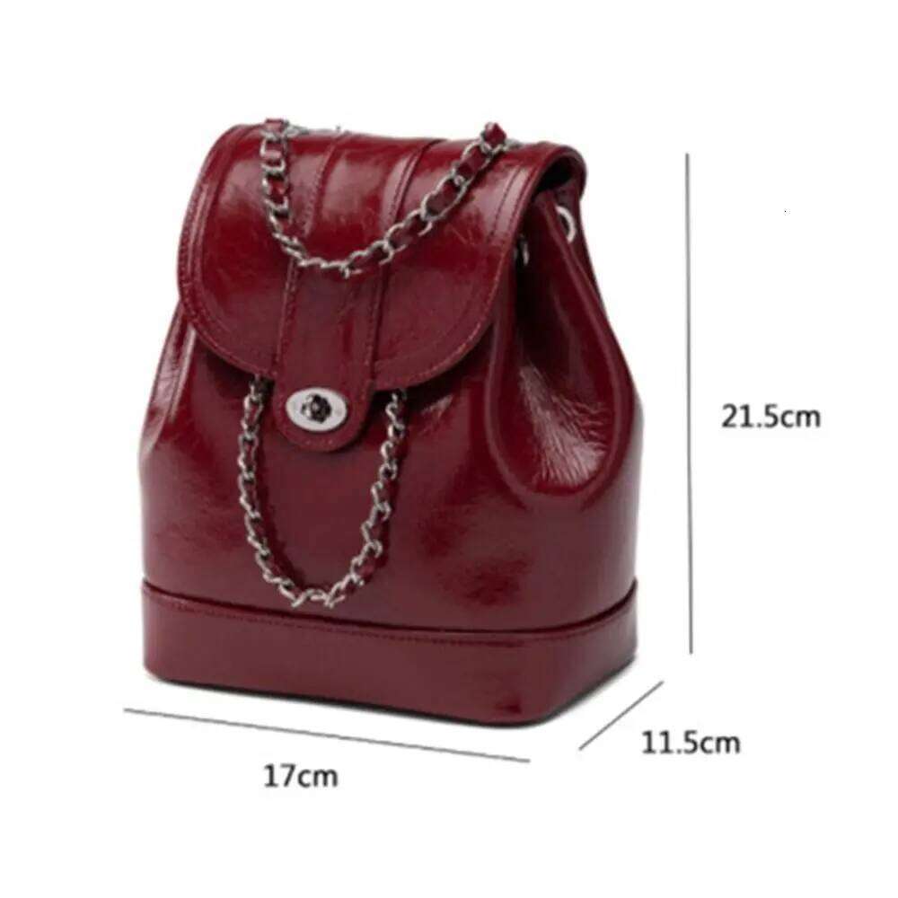 Women Rucksack Leather Oil Wax Shoulder Bag Chains Backpack Autumn Winter Z260202