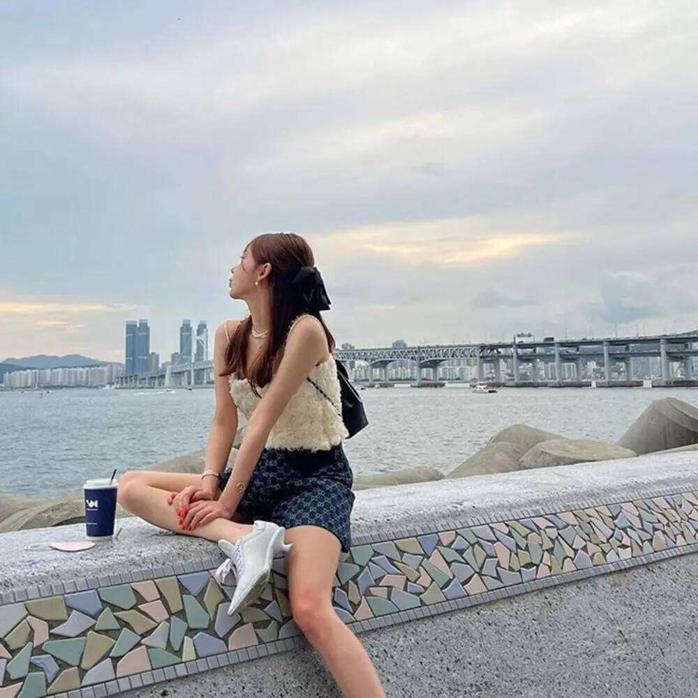 Women Rucksack Leather Oil Wax Shoulder Bag Chains Backpack Autumn Winter Z260204