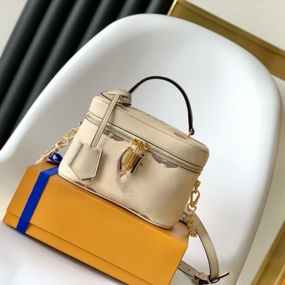 Designers bag Lady Cosmetic Fashion Leather Makeup Bag Women Toiletry Travel Pouch Ladies Purses Handbags size 19x13x11cm