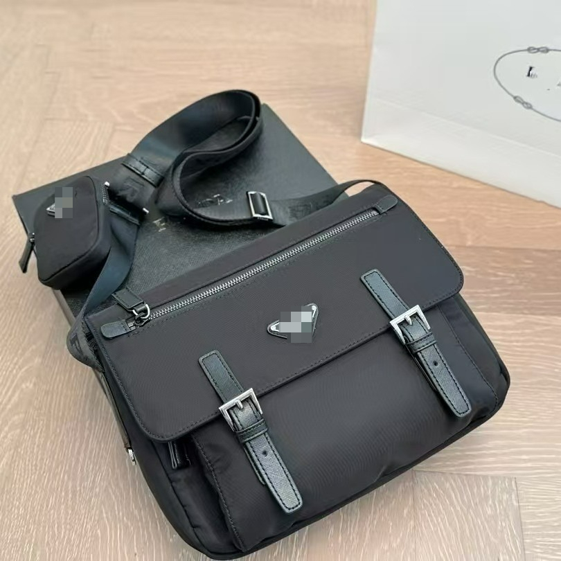 25 Autumn/Winter New Light Luxury Retro Classic Men's and Women's Single-shoulder Messenger Bag