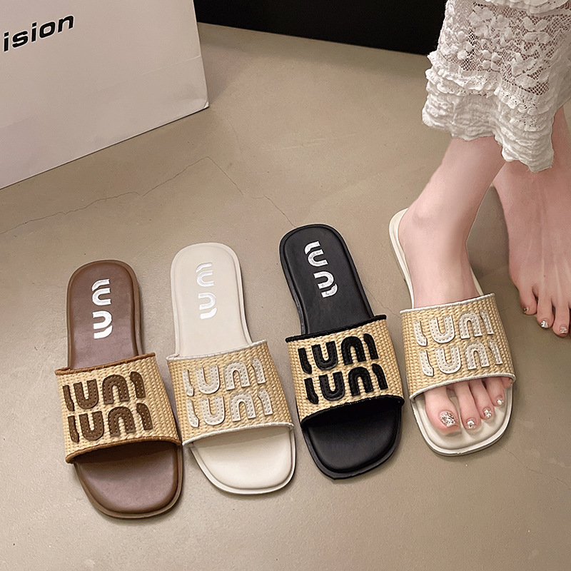 hot Free delivery designer Large size flat slippers for women 2026 summer fashionable retro woven outdoor slippers