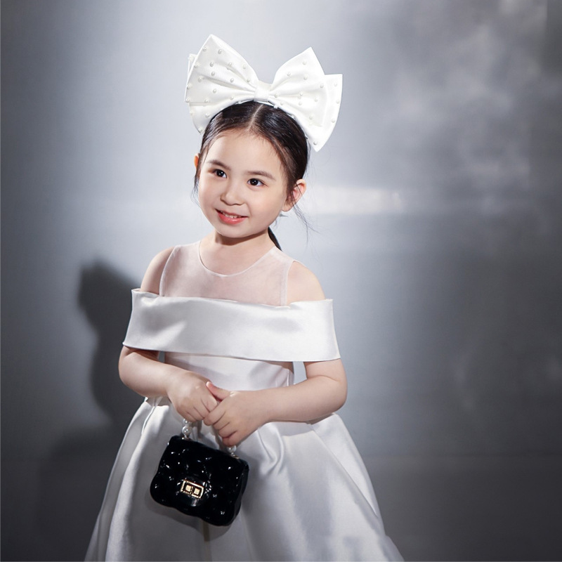 Customized Pink Flower Girl Dresses For Wedding Satin With Bow Off Shoulder Simple Kids Birthday Party First Communion Ball Gown Z250716