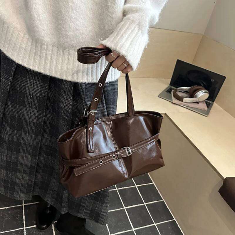 New Fashionable Versatile Belt Buckle Handbag Korean Style Solid Color Soft Leather Women's Casual Shoulder Underarm Bag C260204