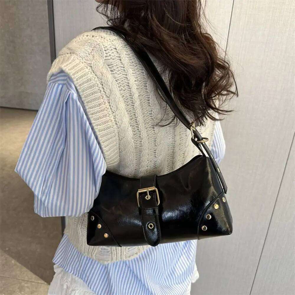 Fashion Designer Armpit Y2k Gothic Rivet Shoulder Bag Vintage Pu Leather Spicy Girl Handbag Female C260204
