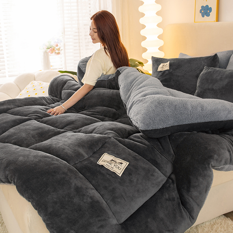 Customisable Snowflake Fleece & Lamb Fur Winter Quilt - Thick Insulating Bedding for Cozy Nights - view 4