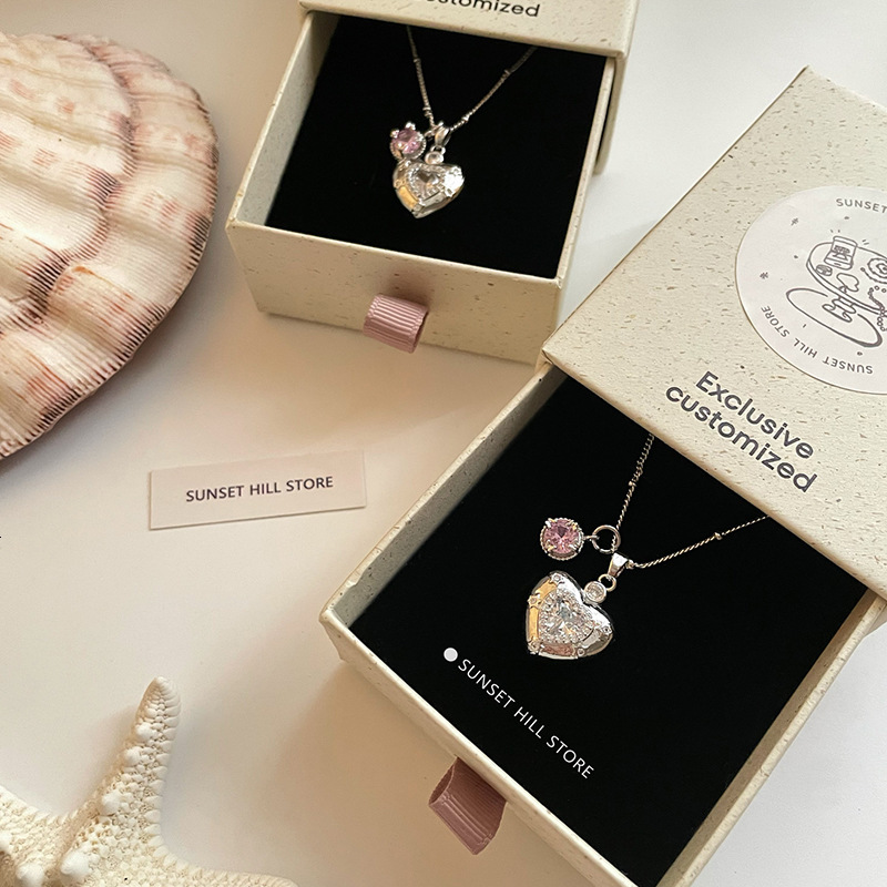 Necklaces Brand Designer Jewelry Same Style Sparkling Zircon Heart Pendant Necklace For Women Light Luxury Niche High End Steel Collarbone Chain Choke