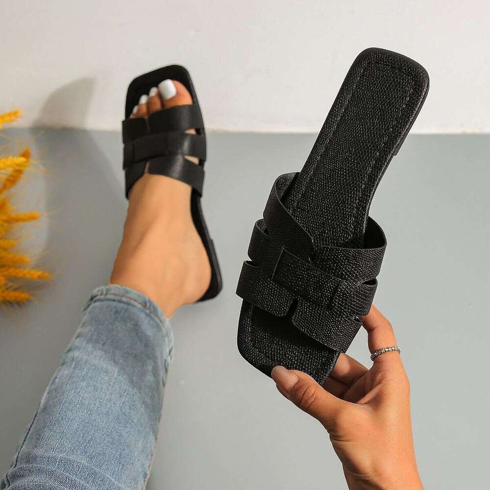 Plus Size 2026 Summer European and American Style Internet Celebrity Outdoor Wear Ins Trend Woven Flat Beach Sandals Women Slippers