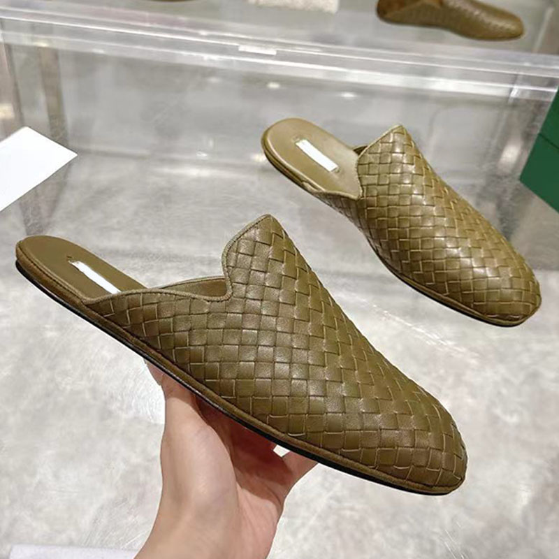 Men Casual Sunday Slipper Luxury Quality soft lambskin woven Open back slipper Mens Beach Vacation Black Intrecciato leather open back slipper