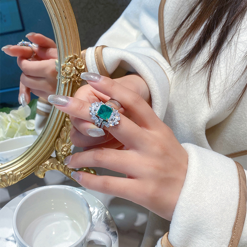 Sparkling Luxury Jewelry Wedding Rings 925 Sterling Silver Fill Princess Cut Emerald Water Drop Zircon CZ Diamond Party Women Open Ring Adjustable Siz