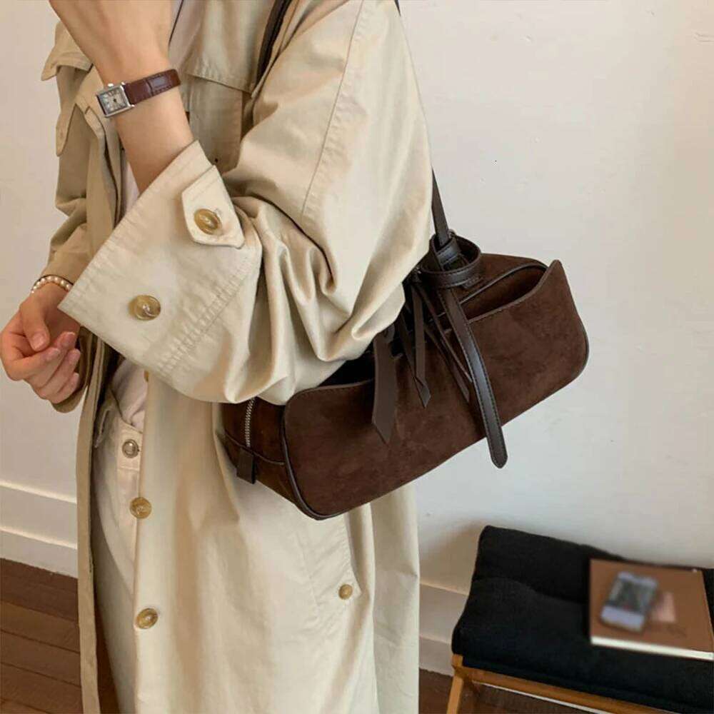 Retro Hand-Held Bowling for Women's Autumn and Winter New Fashion Trend Suede Underarm Bag, Niche Commuting Bag C260204