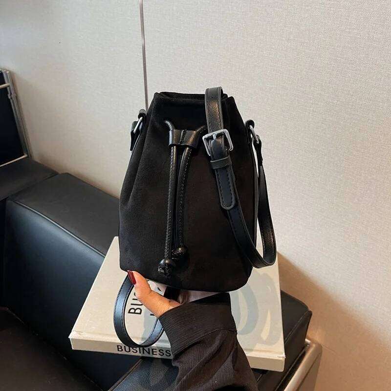 Suede Phone Bag For Women Autumn Winter Drawstring Brown Crossbody Bags Retro Versatile Commuting Mini One Shoulder Purse C260204