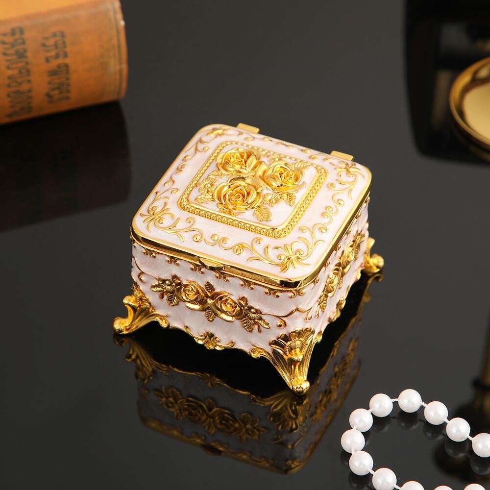 European Retro Metal Exquisite Enamel Necklace Storage Niche Light Luxury Princess Jewelry Box