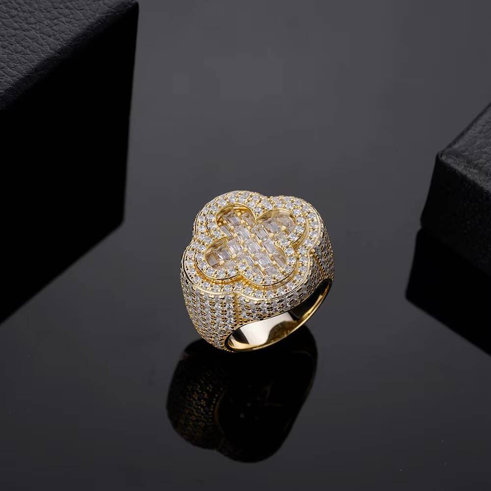 Luster Hiphop Jewelry Four Leaf Clover Baguette Round Moissanite 925 Silver White Gold Plated Engagement Moissanite Ring for Men