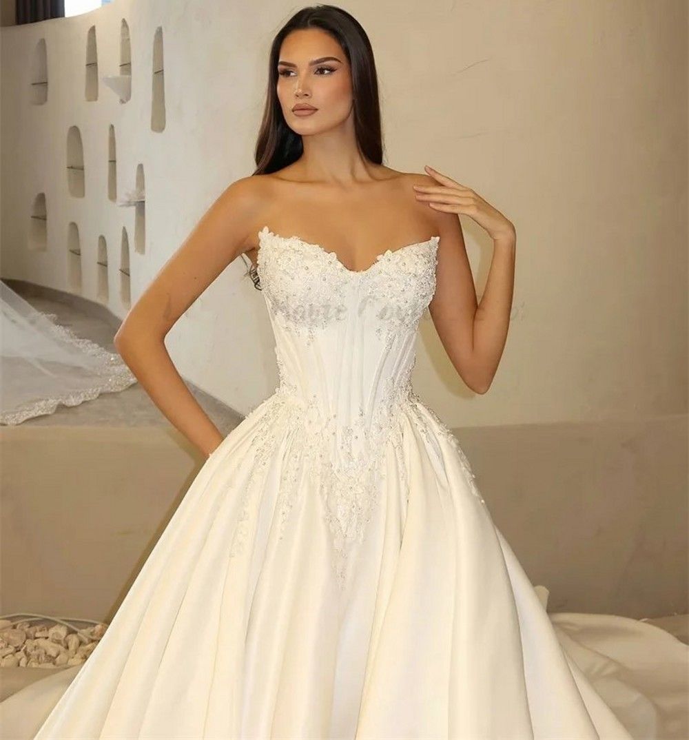 Vintage A-line Wedding Dress 2026 Sweetheart Beading Applique Satin Court Train Church Bridal Bride Gowns Vestidos De Noiva Robe de Mariee F04