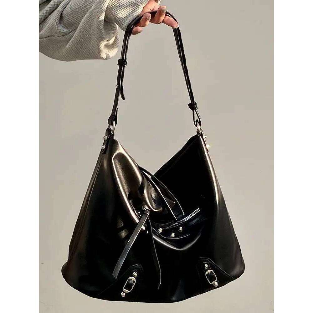 Large Capacity Y2k Women's Shoulder Bags Commuter Pu Leather Cool Hot Girls Crossbody Bag Lock Decoration Female Tote Handbags C260204
