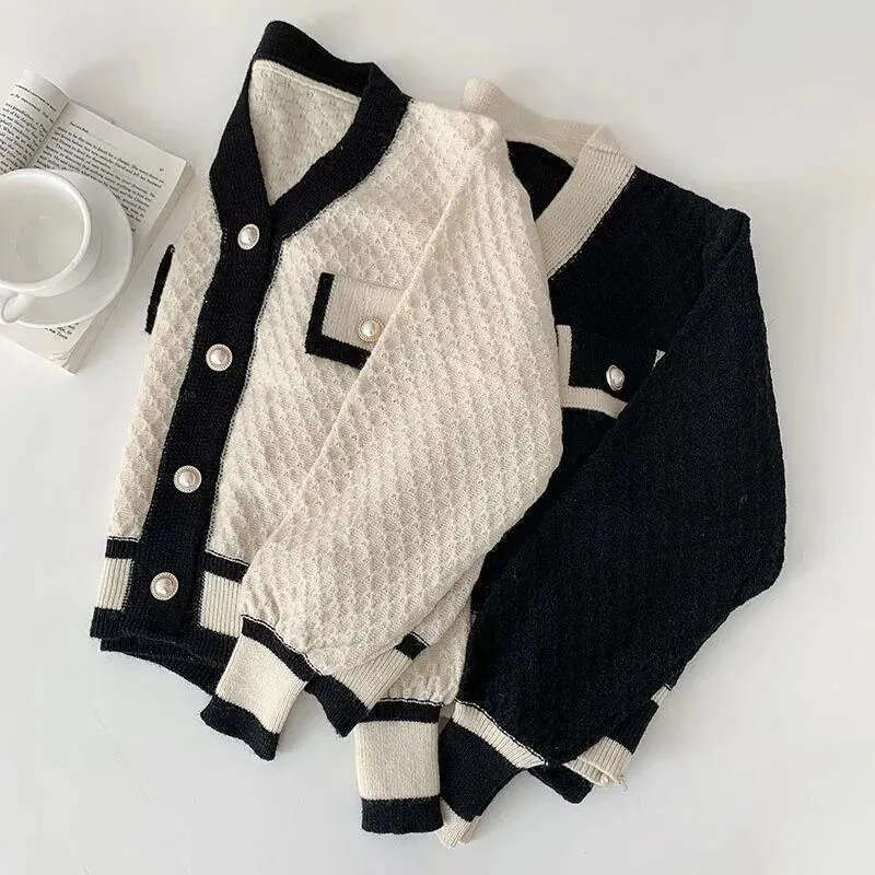 2026 women's knitted Korean version fashionable loose long sleeved knitted sweater cardigan jacket