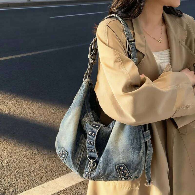Americana Vintage Distressed Wasteland-Style Rivet Washed Denim Tote Bag Versatile Commuter Shoulder Crossbody Bags for Women C260204