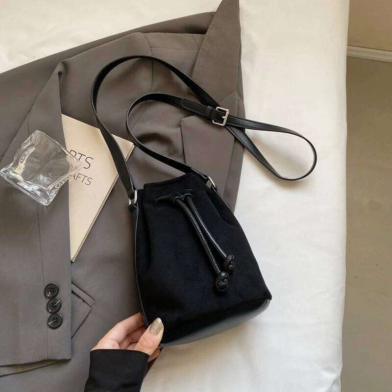 Suede Phone Bag For Women Autumn Winter Drawstring Brown Crossbody Bags Retro Versatile Commuting Mini One Shoulder Purse C260204