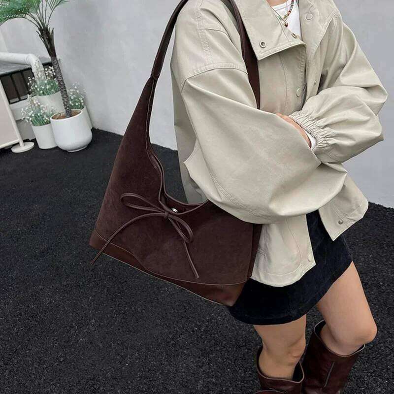 Hobo Solid Colour Handbag Lightweight Slouchy Shoulder Bag for Women Travel Shopping Work C260204