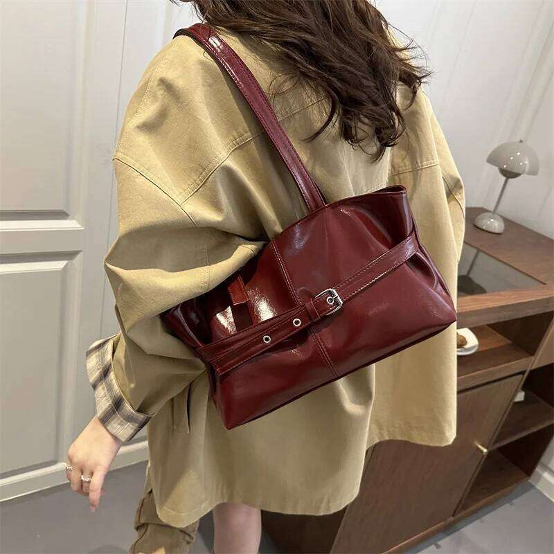 New Fashionable Versatile Belt Buckle Handbag Korean Style Solid Color Soft Leather Women's Casual Shoulder Underarm Bag C260204