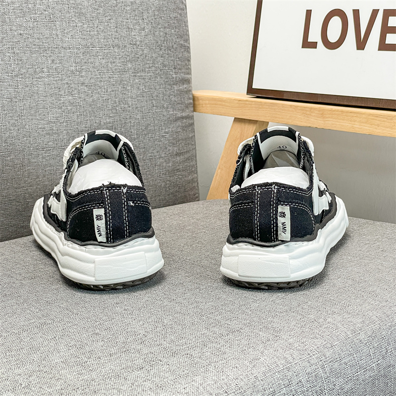 2026 TEMAI Bone-patterned shoes, versatile and trendy, low-top black and white men's sneakers Casual sports shoes for women