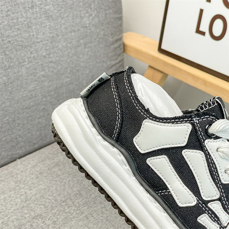 2026 TEMAI Bone-patterned shoes, versatile and trendy, low-top black and white men's sneakers Casual sports shoes for women