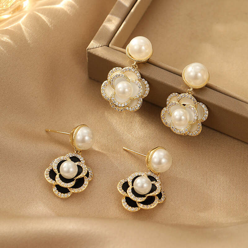 Fresh French Retro Camellia Pearl Earrings Fashion High-end Light Luxury Studs Socialite Elegant Exquisite Ear Jewelry