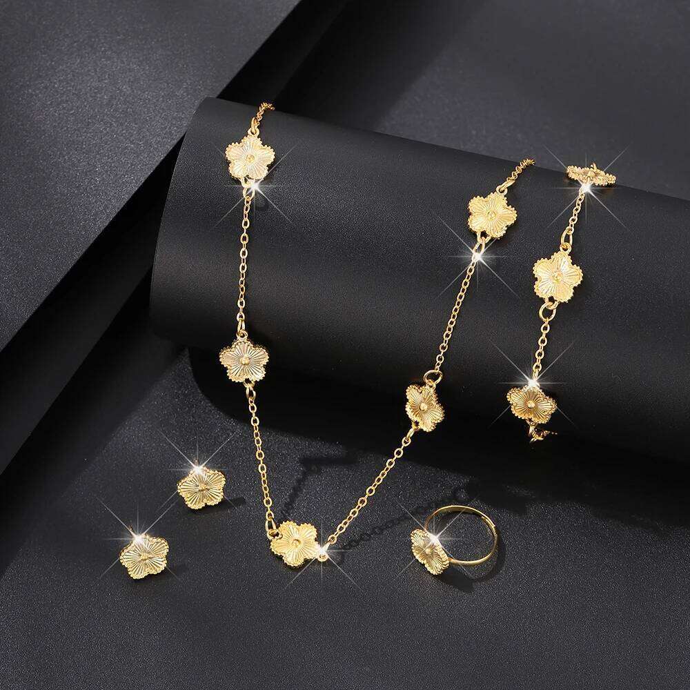 Necklace Gold Plated Enamel Daisy Flower Choker with Matching Bracelet and Anklet for Beach Wedding Anniversary Gift High Quality Texture