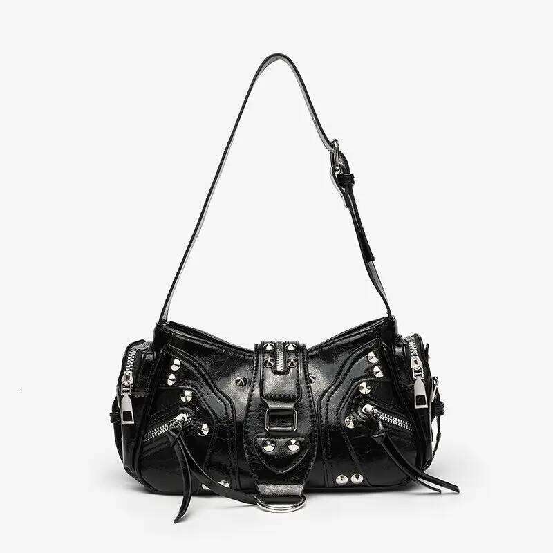 Hot Girl Y2K Rivet Underarm Women Edgy Leather Large Capacity Biker Bag Ladies Fashion Harajuku Versatile Shoulder Bags Chic C260204